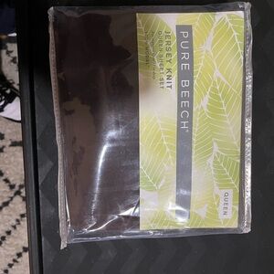 Que Pure Beech Jersey Knit Sheet Set - Dark Brown
